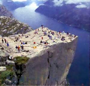 Il Pulpito nel fiordo di Lysefjord © Casper Tybjerg/NTR